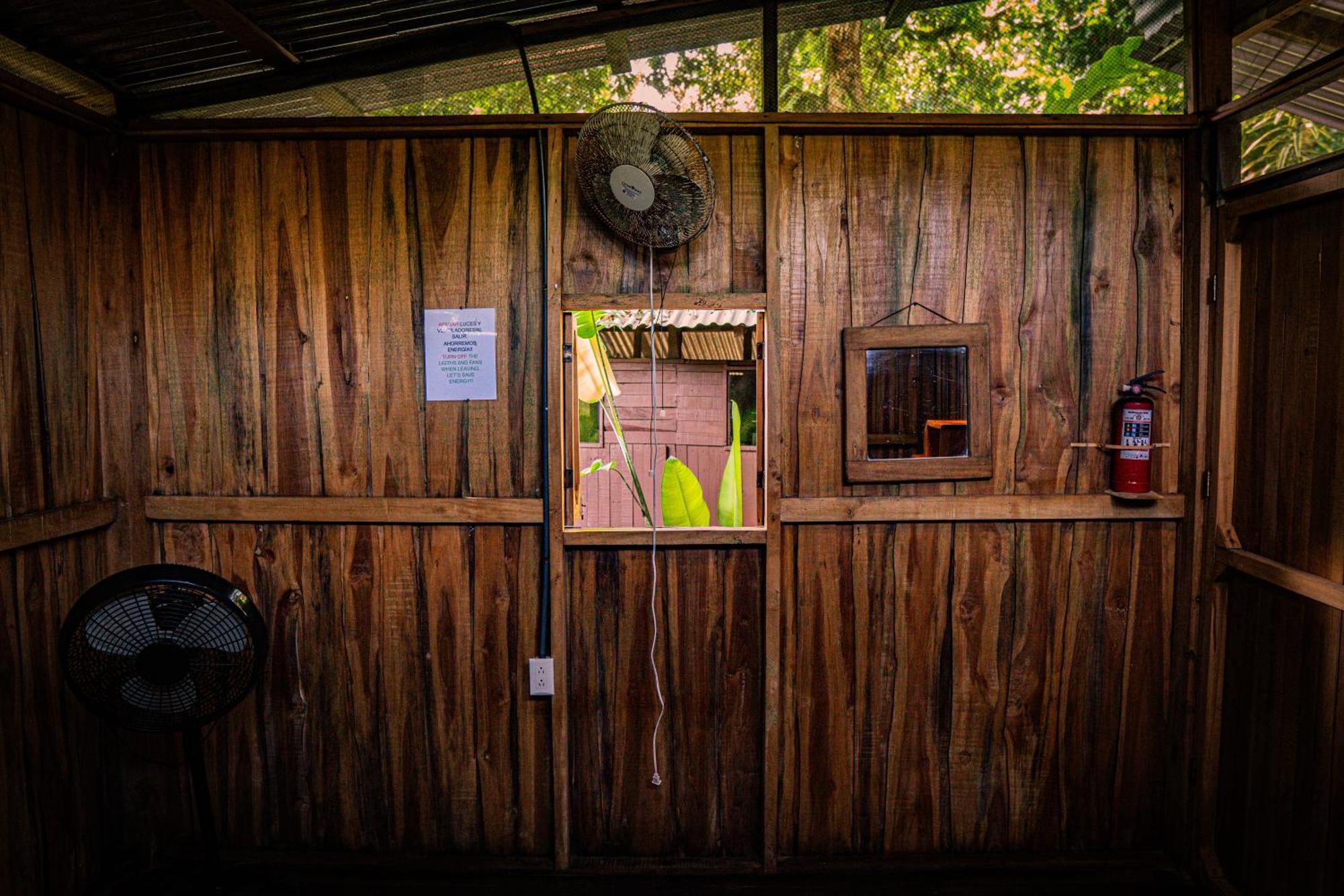 Flutterby House Hostel Uvita