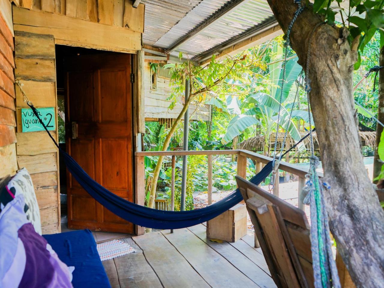 Flutterby House Hostel Uvita